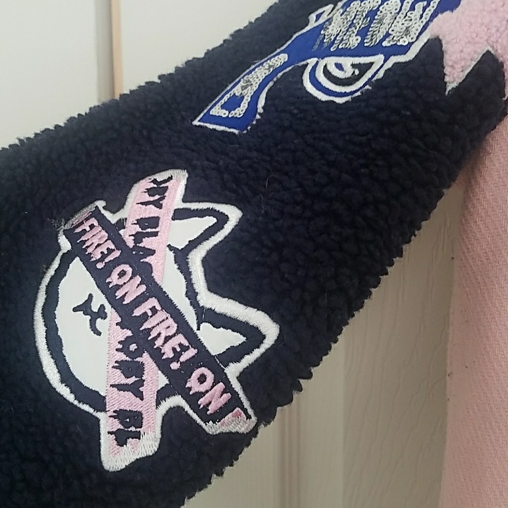 A02 Jacket - Picture 4 of 6